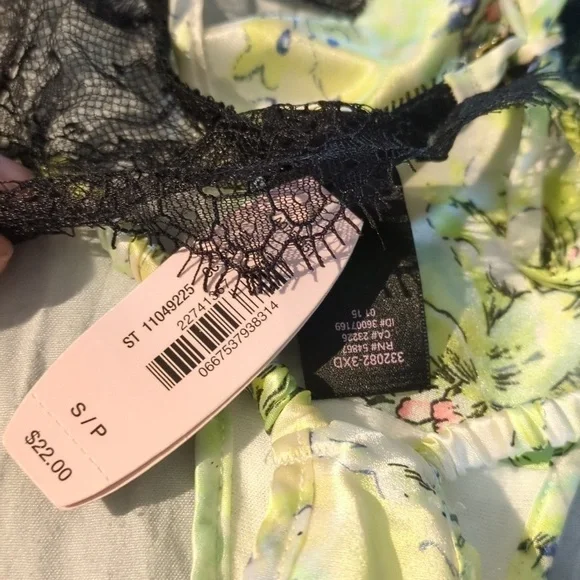 Victoria's Secret Designer Collection Fantasy Island Silk Lace Sexy 2 Piece Set - Picture 8 of 12